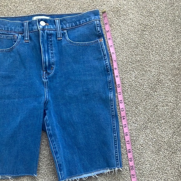 Madewell 11” Roadtripper High Waisted Blue Long Cut Off Jean Shorts Size 28 - Picture 8 of 11